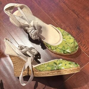 Made in Spain Green Espadrille Wedged heel Sz.9.5 (40)